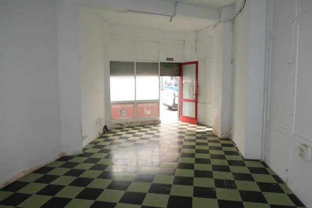 Local comercial en Alquiler en Outeiro en Agra del Orzán - Ventorrillo