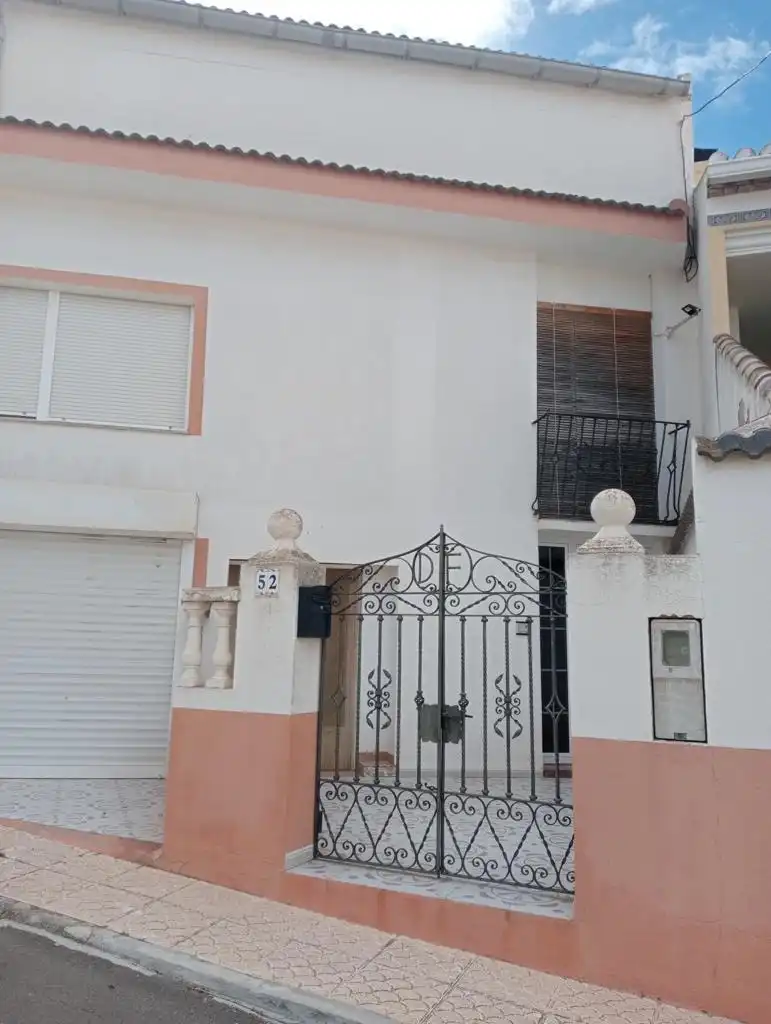 Casa con terraza en venta en La Font de la Figuera, imagen 3