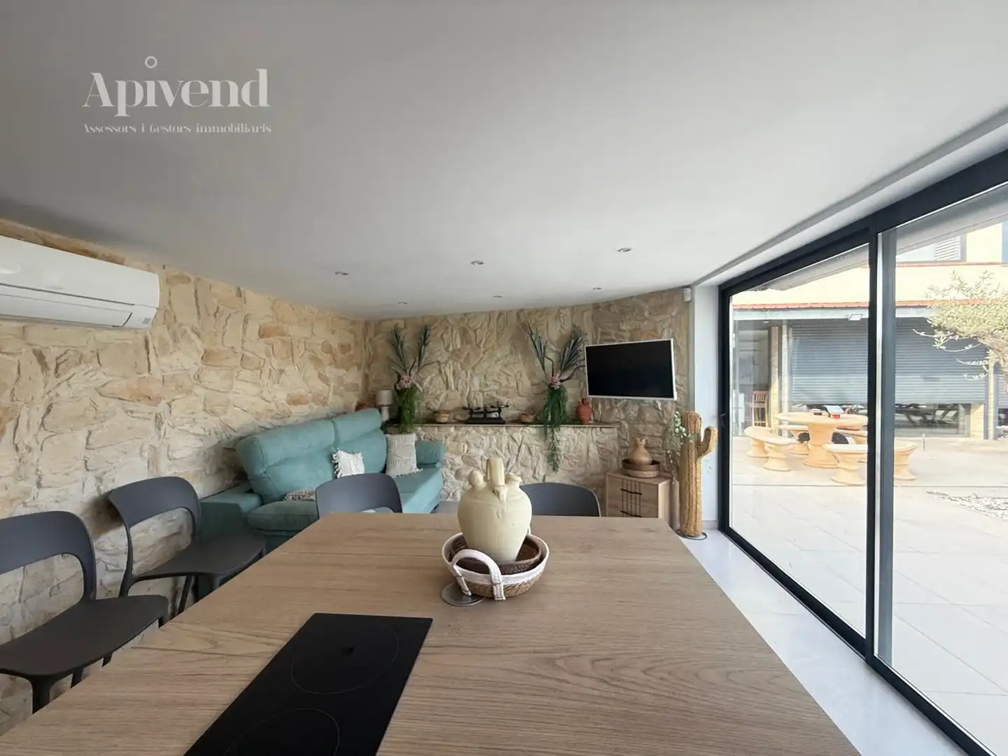 Sala de estar de Casa o chalet en venta en Peralada con Aire acondicionado, Calefacción y Trastero