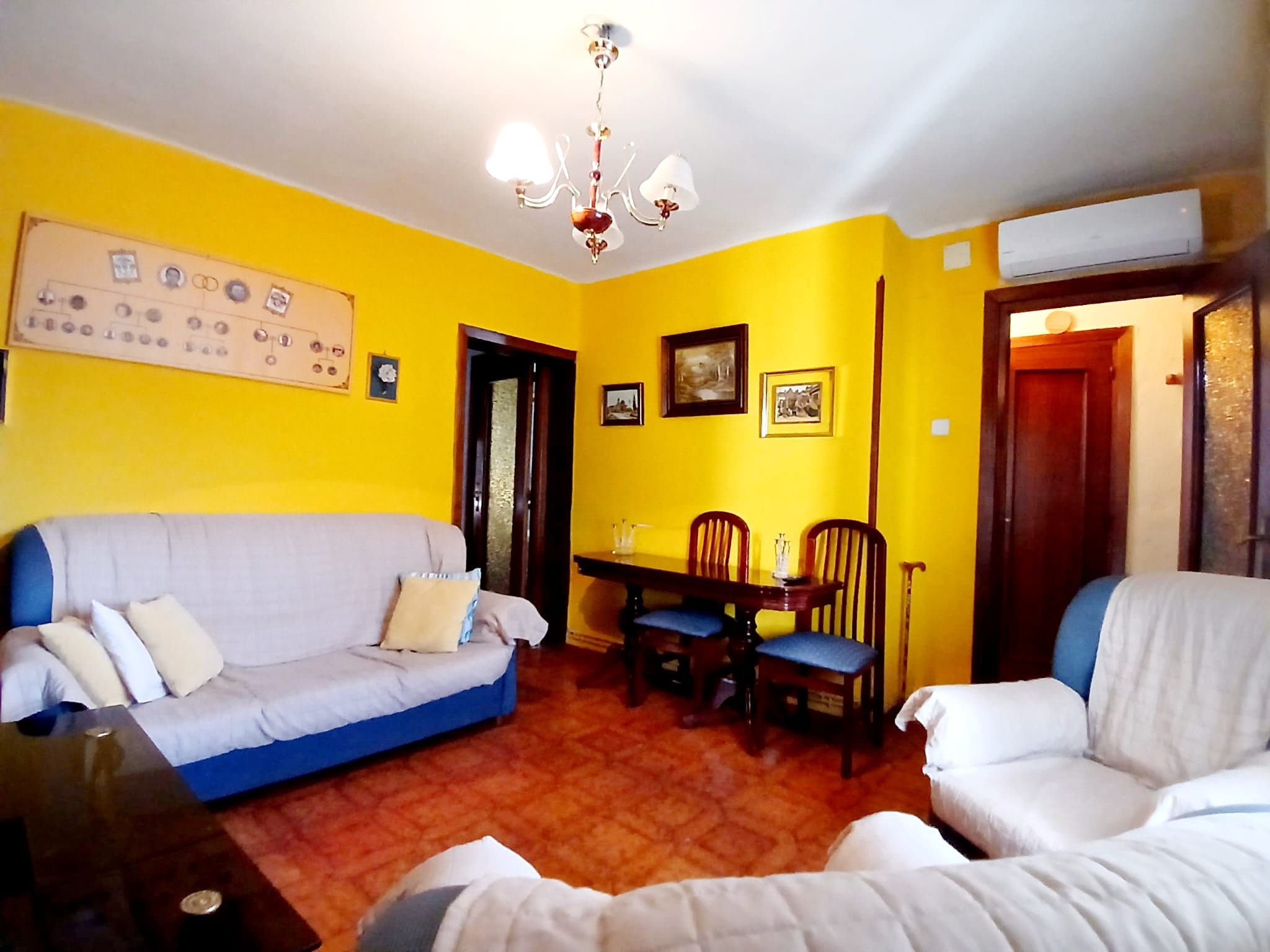 Living room of Flat for sale in  Madrid Capital  with Air Conditioner and Heating