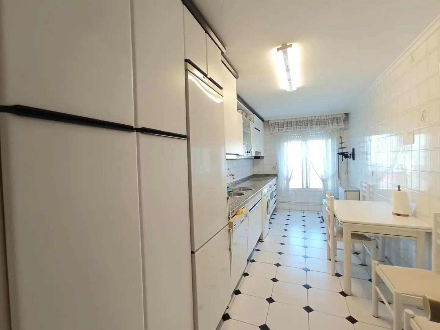 Cuina de Pis en venda en Burgos amb Calefacció, Parquet i Traster