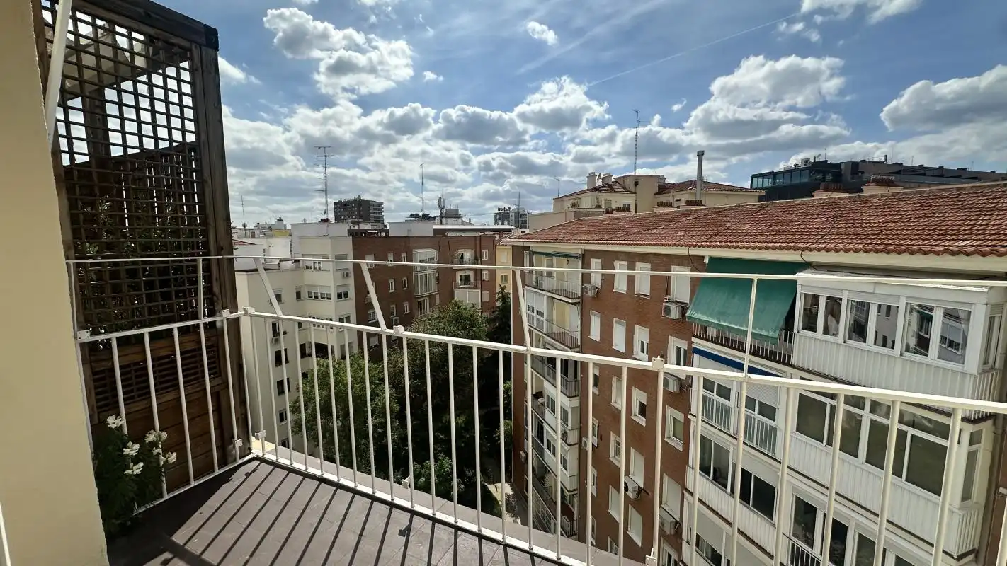 Vista exterior de Pis de lloguer en Madrid amb Aire condicionat i Calefacció