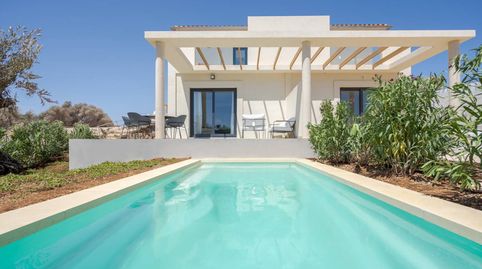 Chalet pareado a estrenar junto al mar