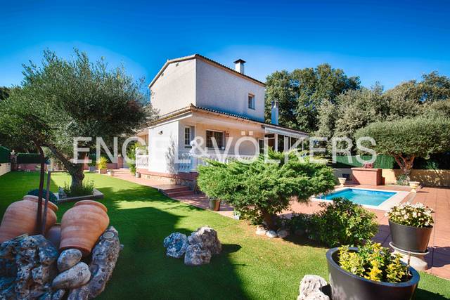 Casa-chalet en Venta en Carrer Parc en Avinyonet de Puigventós