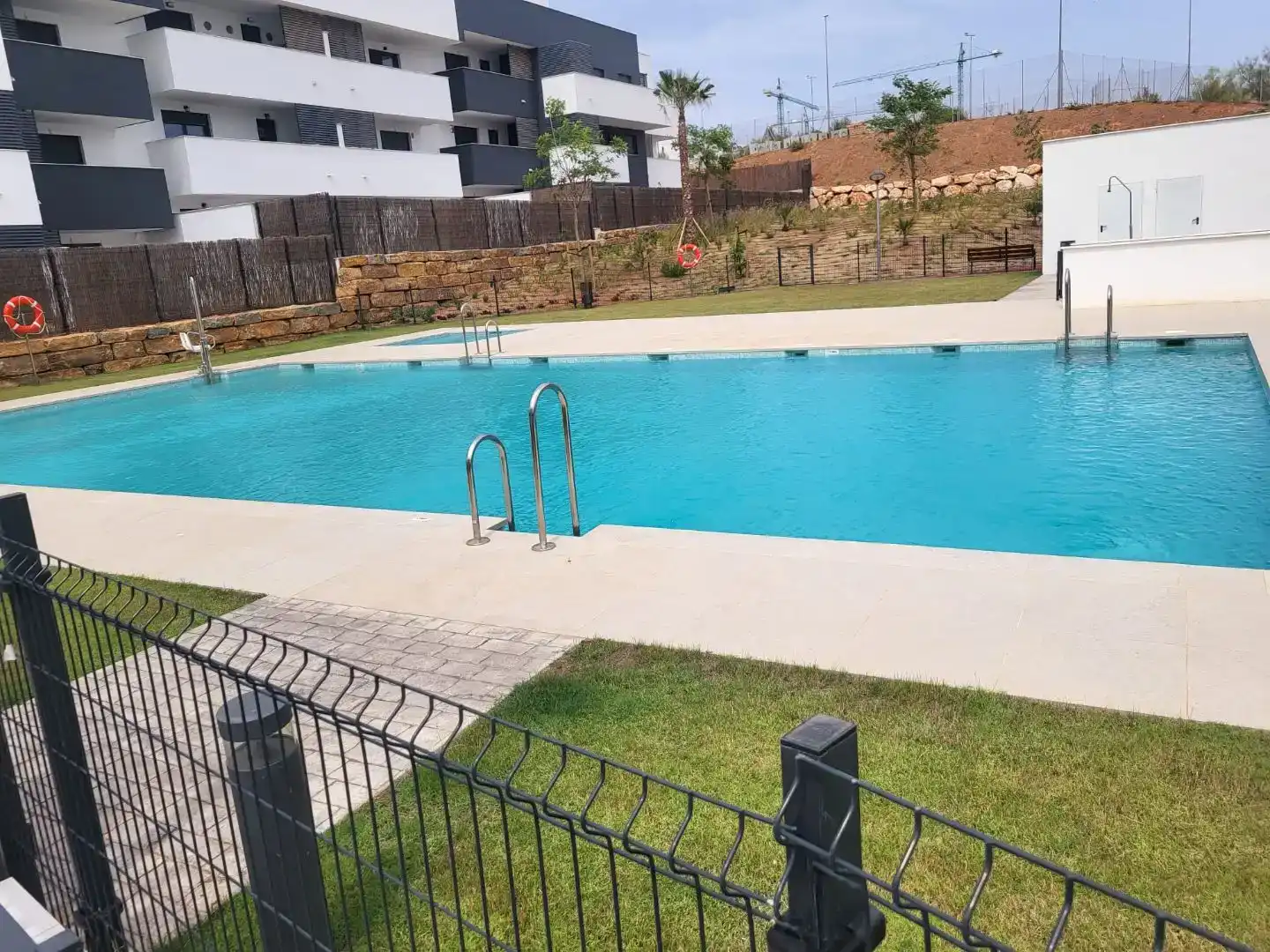 Piscina de Pis de lloguer en Málaga amb Aire condicionat, Jardí privat i Parquet