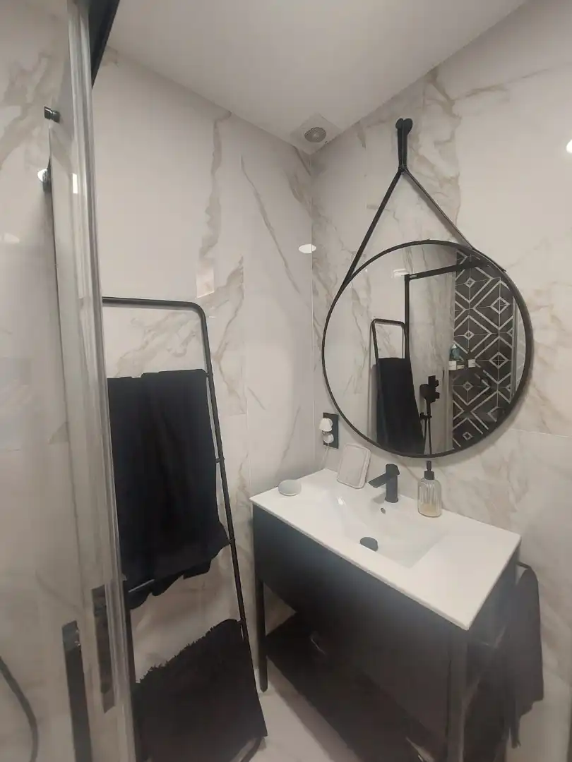Bathroom of Flat for sale in Córdoba  with Air Conditioner, Heating and Storage room