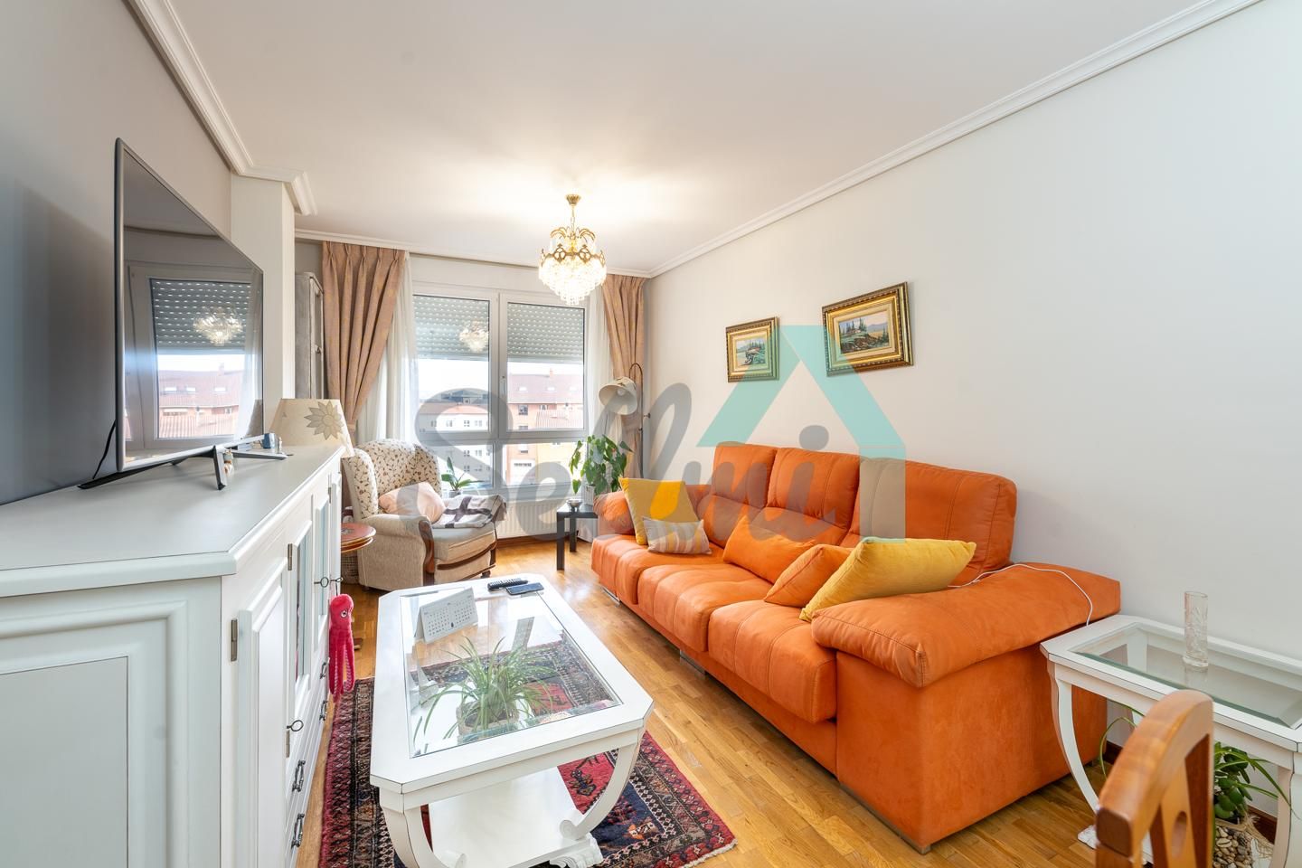 Living room of Flat for sale in Avilés  with Heating, Parquet flooring and Storage room