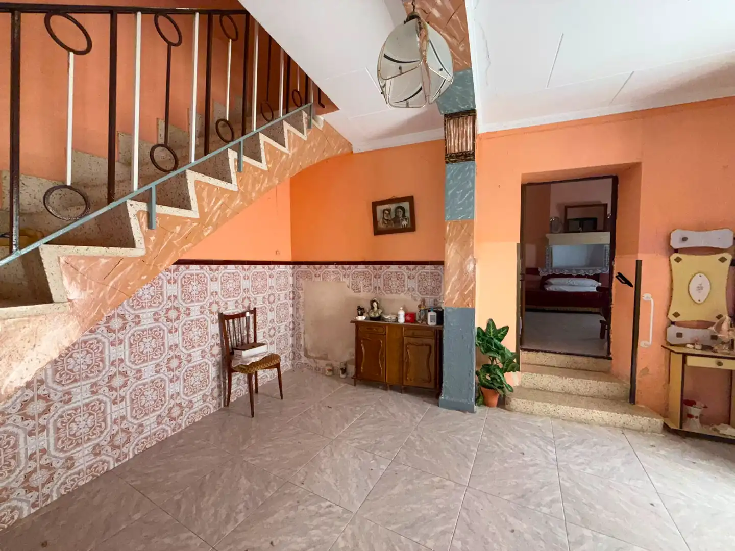 Houses for sale in La Solana    with Storage room