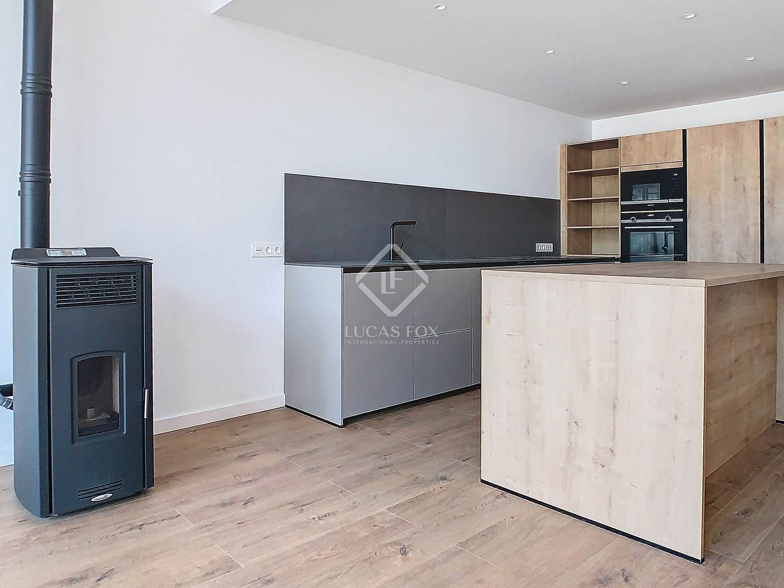 Kitchen of House or chalet for sale in  Madrid Capital  with Air Conditioner, Heating and Parquet flooring