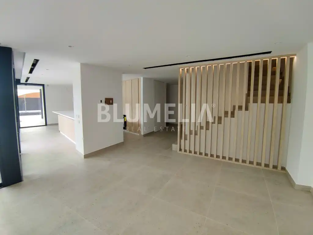 House with pool for sale in Avenida Principal De La Sierra, imagen 8