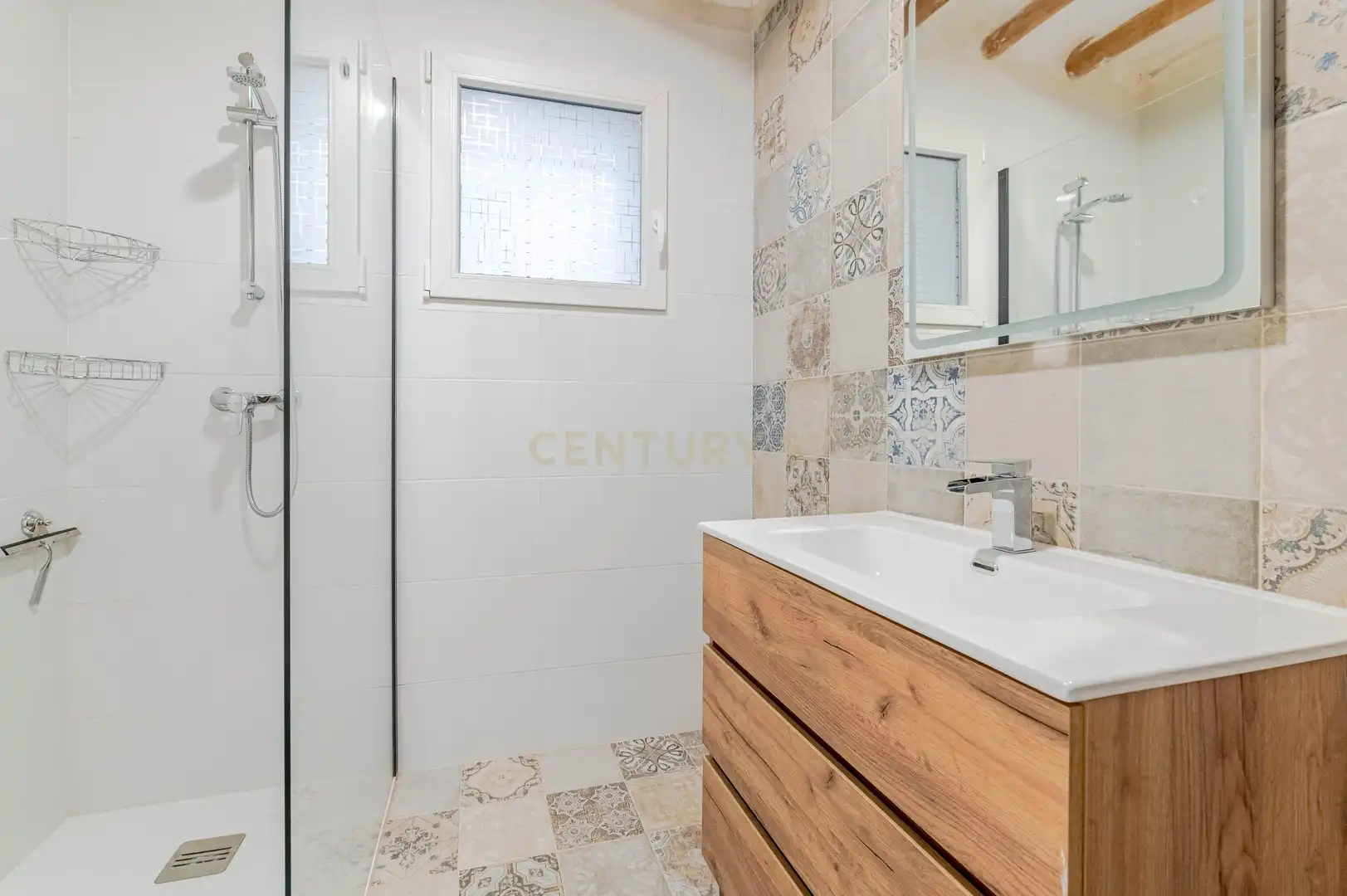 Bany de Casa o xalet en venda en Carataunas amb Forn, Rentadora i TV