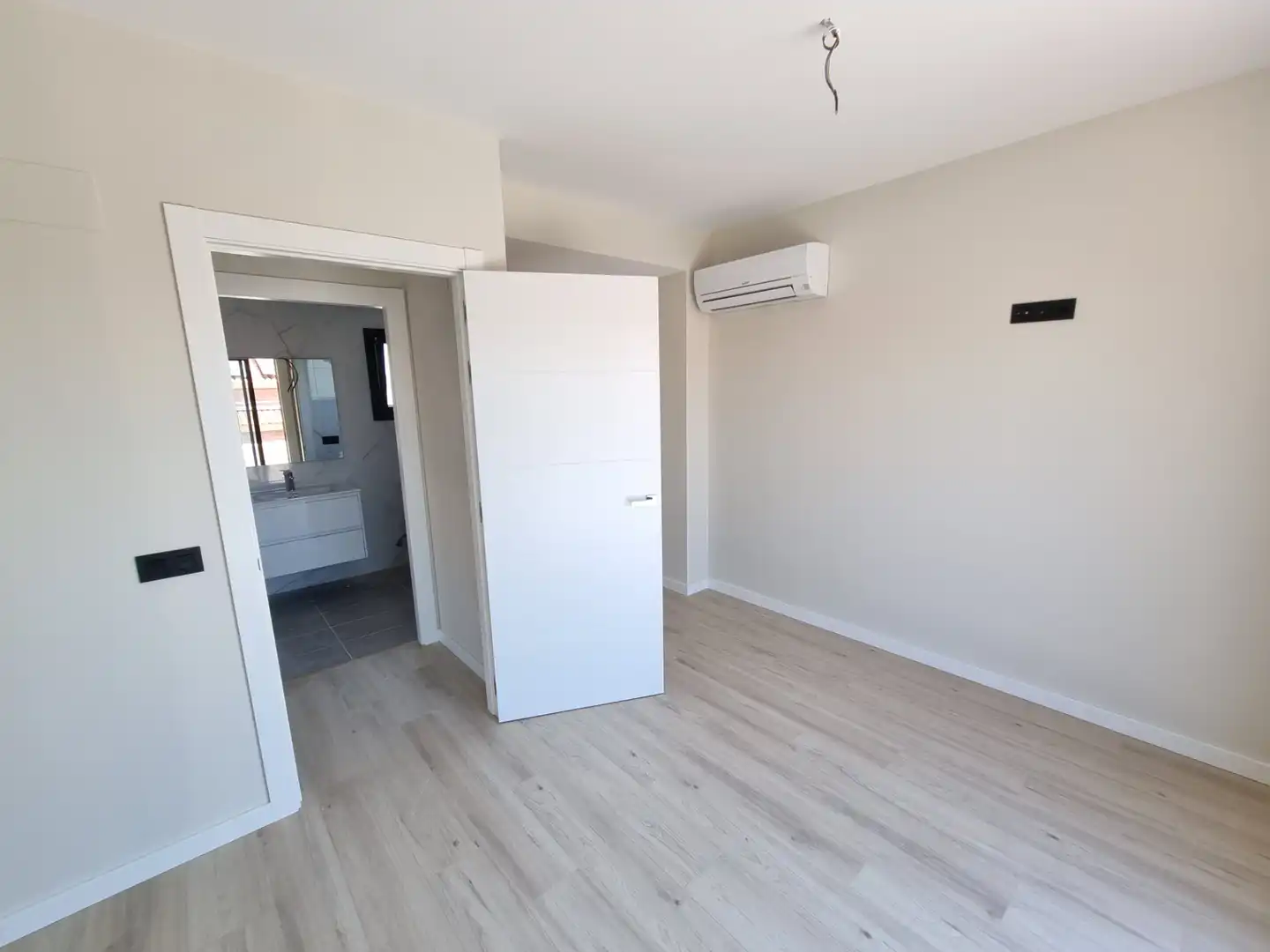 Schlafzimmer von Haus oder Chalet zum Verkauf in Cambrils mit Klimaanlage, Heizung und Privatgarten
