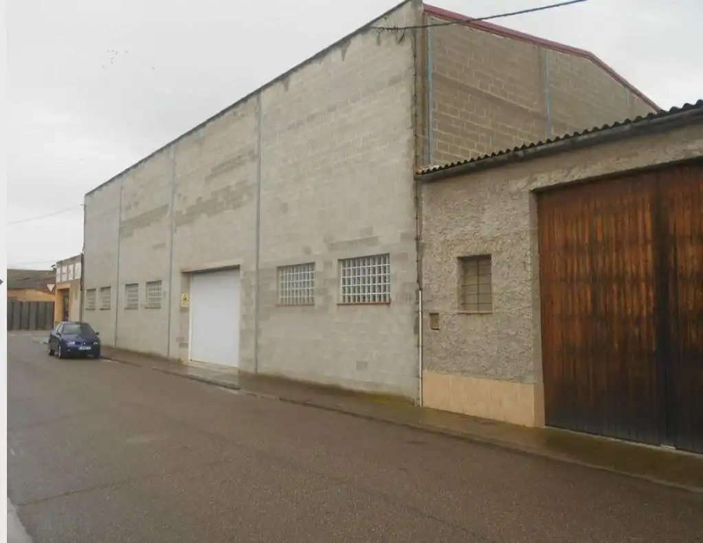Industrial building for sale in ANTONI GAUDI, imagen 2