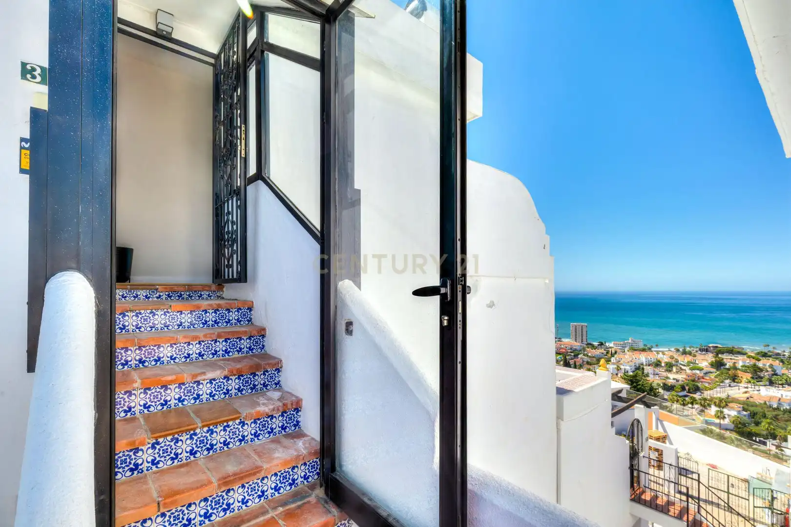 Vista exterior de Apartament en venda en Mijas amb Aire condicionat i Alarma