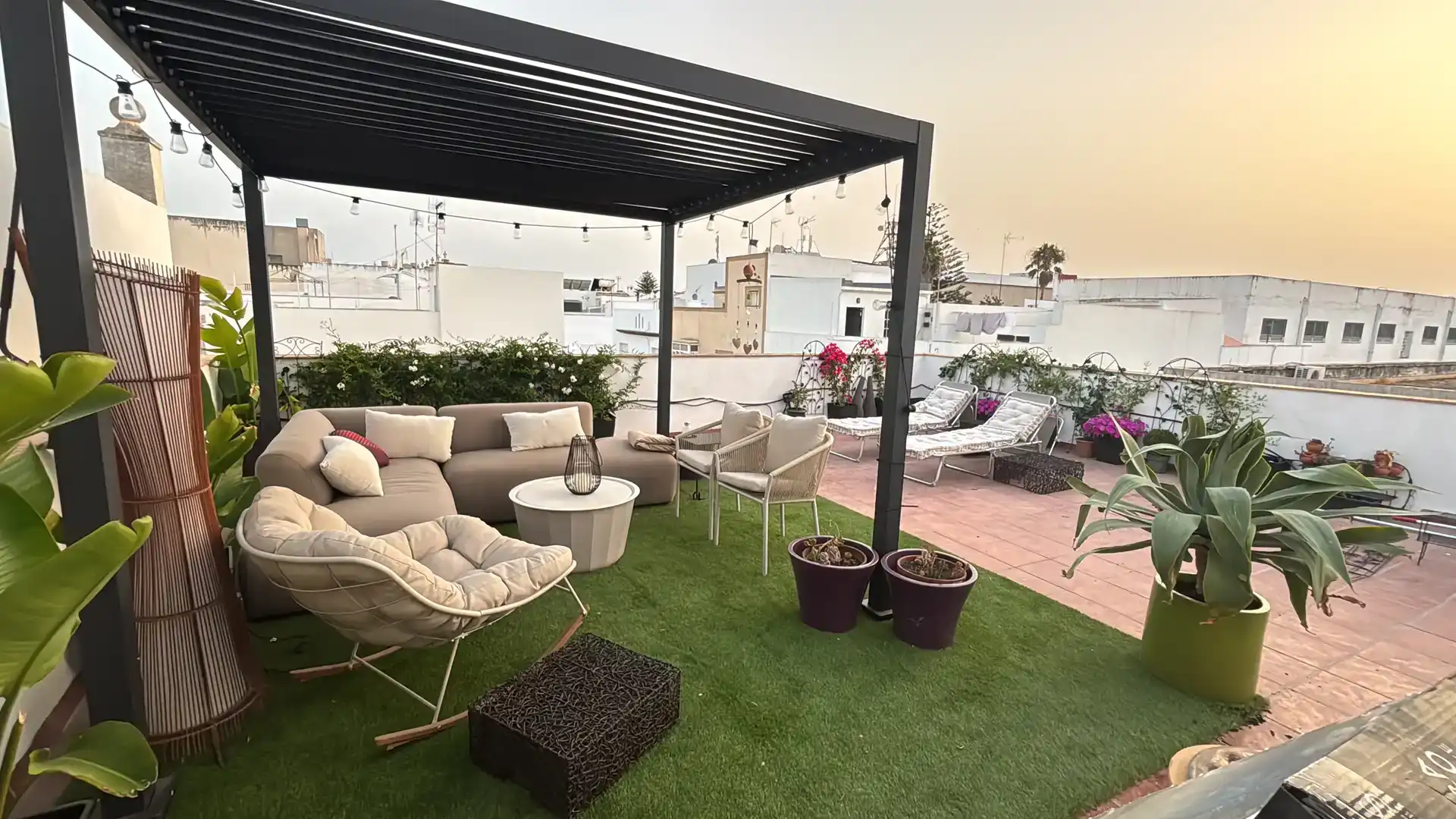 Terrasse von Wohnung zur Miete in Puerto Real mit Klimaanlage, Privatgarten und Abstellraum