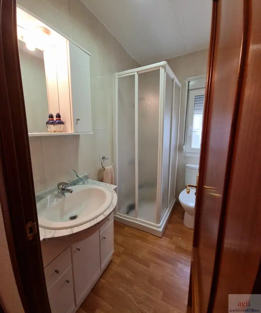 Bathroom of Houses for sale in Trillo  with Alarm and Community pool