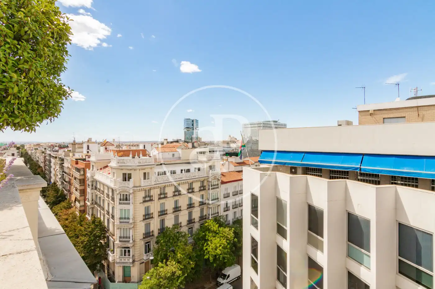 Vista exterior de Ático en venta en Madrid con Aire acondicionado, Calefacción y Jardín privado