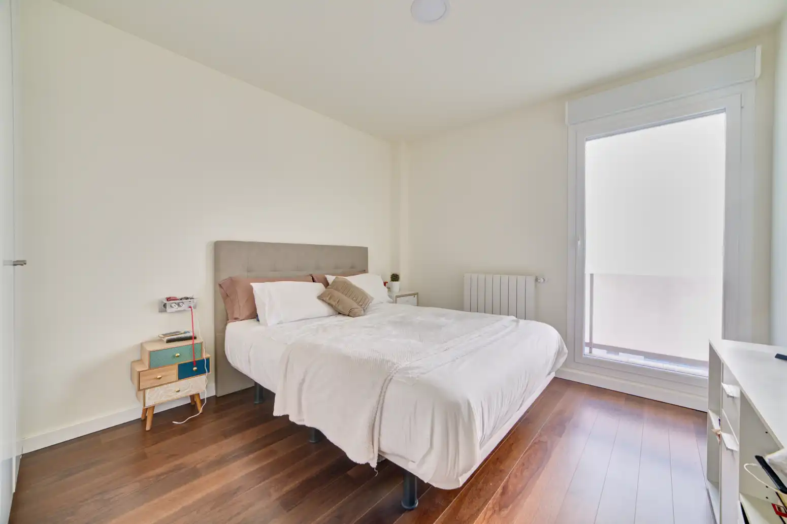 Habitación de Piso en venta en  Pamplona / Iruña con Calefacción, Terraza y Trastero
