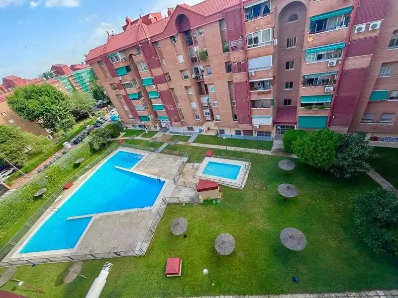 Swimming pool of Flat for sale in Torrejón de Ardoz  with Heating, Terrace and Storage room