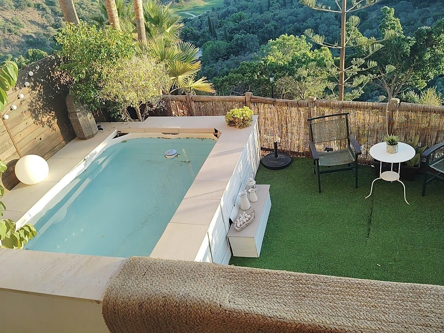 Swimming pool of Flat for sale in Marbella  with Air Conditioner, Heating and Private garden
