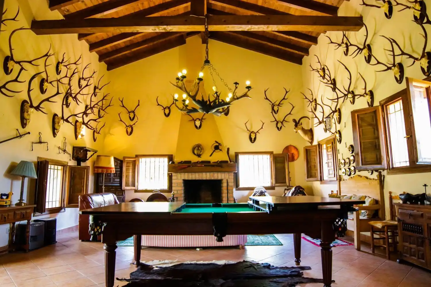 Sala d'estar de Finca rústica en venda en Jarandilla de la Vera amb Aire condicionat, Calefacció i Jardí privat
