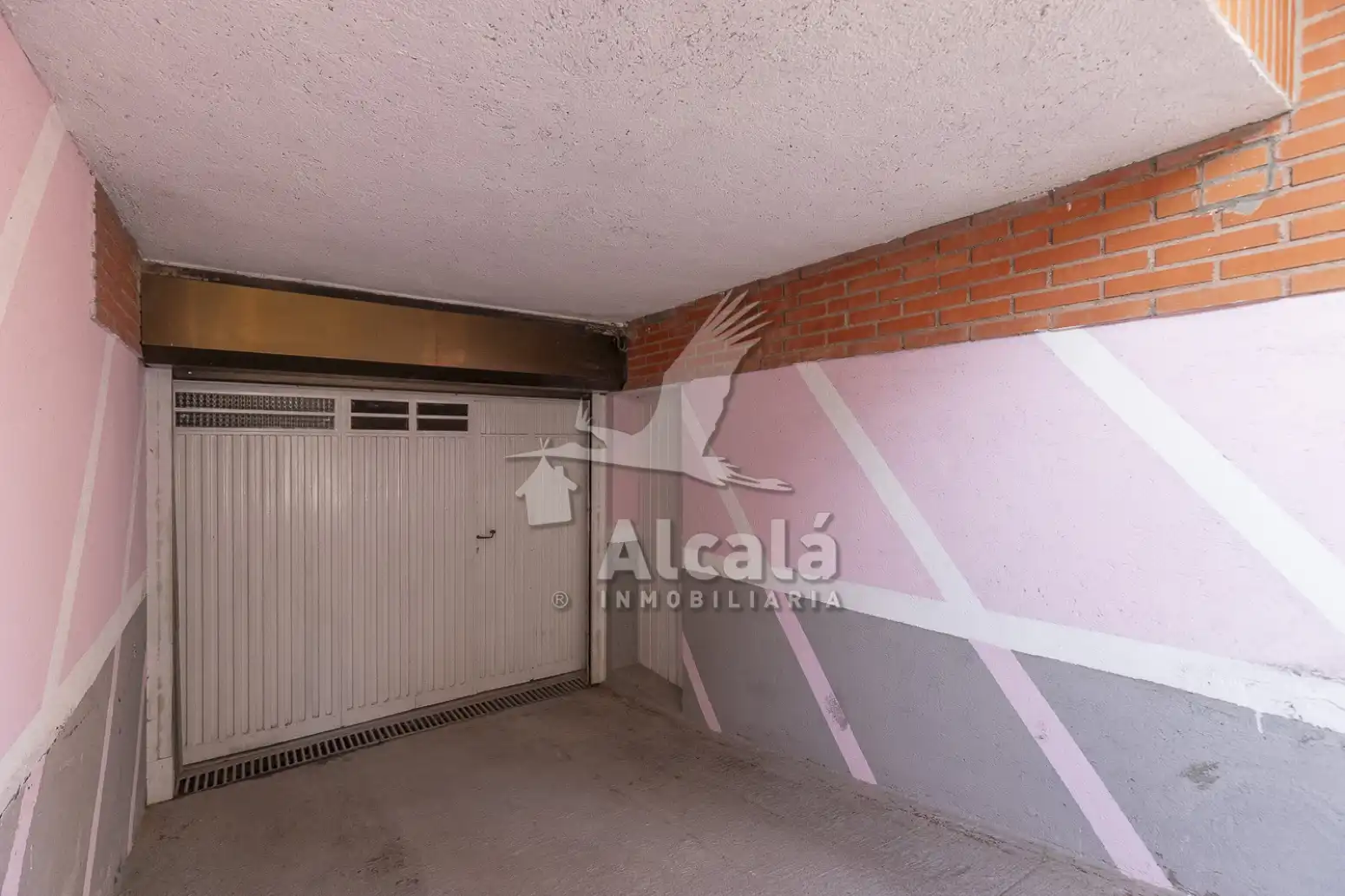 Aparcament de Casa adosada en venda en Mejorada del Campo amb Aire condicionat, Calefacció i Traster
