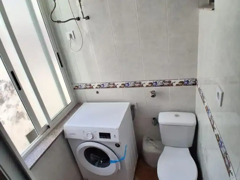 Badezimmer von Wohnung zur Miete in San Pedro del Pinatar mit Klimaanlage und Möbliert