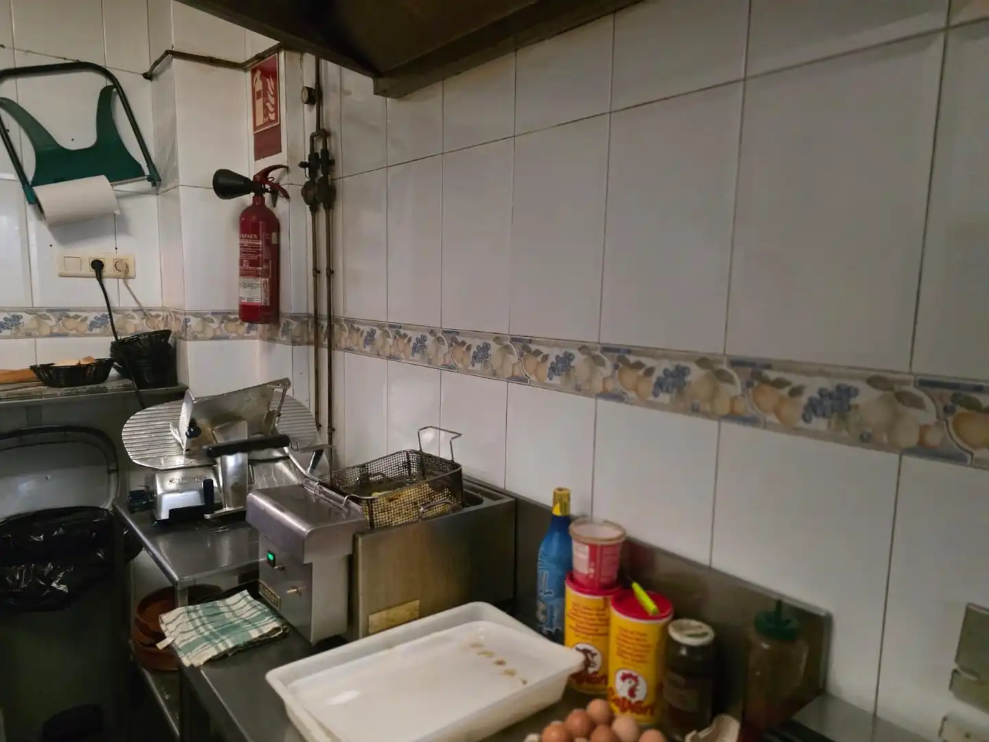 Cuina de Local de lloguer en Amposta amb Aire condicionat i Moblat