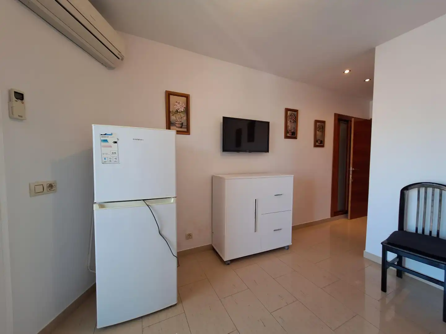 Monolocale con piscina in vendita a Avenida MANUEL MENA PALMA, imagen 16