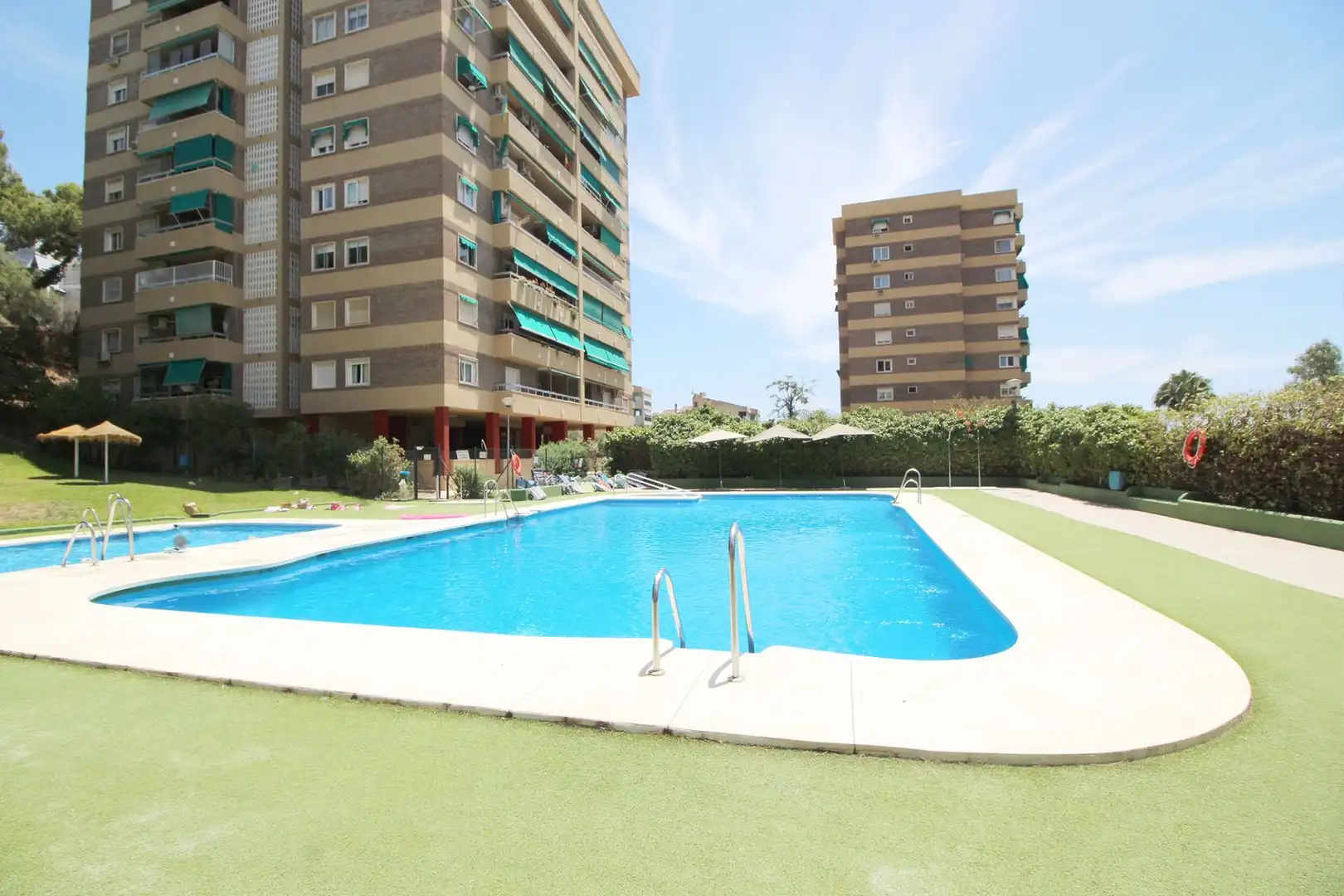 Piscina de Pis en venda en Málaga amb Aire condicionat, Calefacció i Terrassa