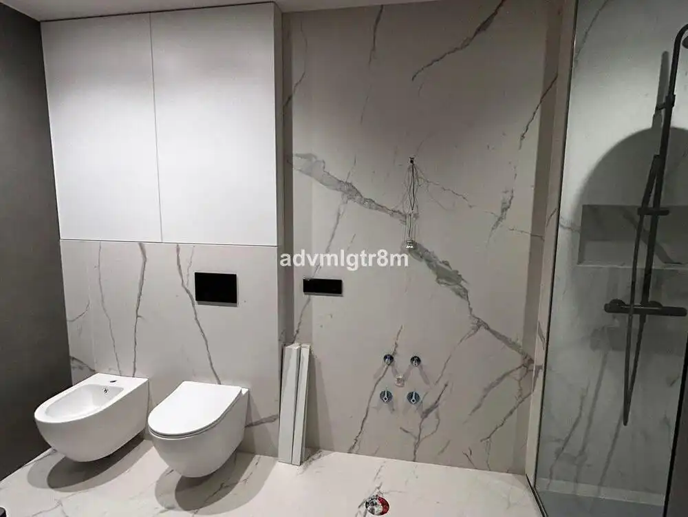 Bany de Casa o xalet en venda en Marbella amb Aire condicionat, Jardí privat i Terrassa