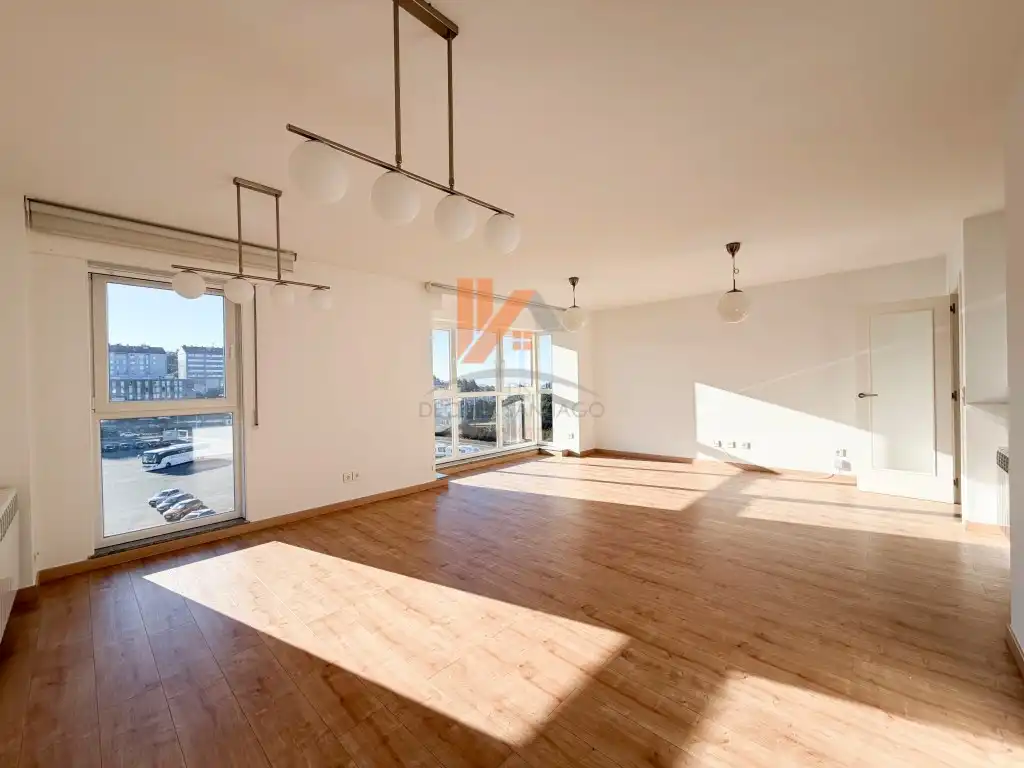 Duplex avec ascenseur à vendre à Rua Melide