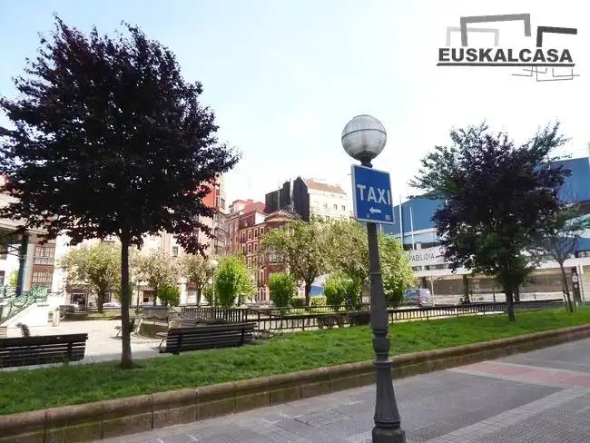 Vista exterior de Pis en venda en Bilbao  amb Terrassa