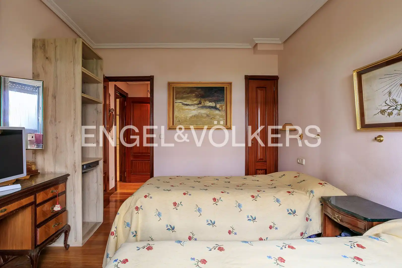 Bedroom of Flat for sale in Getxo   with Heating, Private garden and Parquet flooring