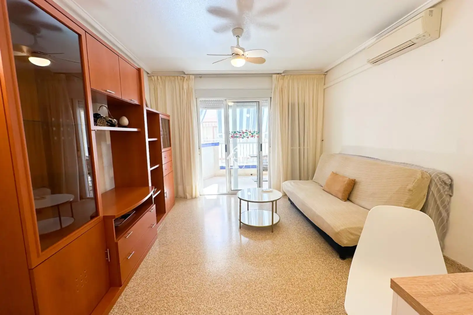 Sala de estar de Apartamento de alquiler en Guardamar del Segura con Aire acondicionado, Terraza y Amueblado