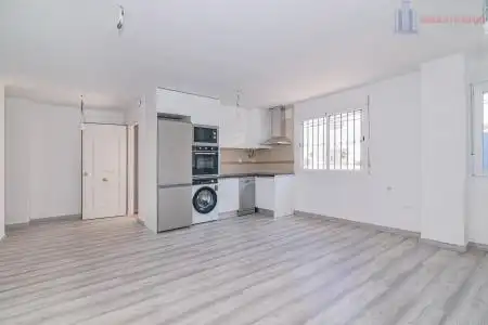 Piso en venta en Eva Yerbabuena 1