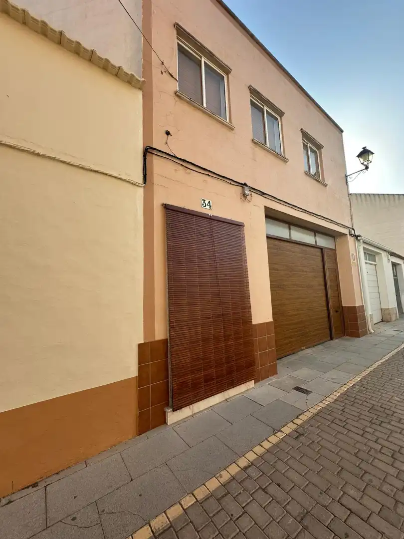 Vista exterior de Casa o chalet en venta en Alcázar de San Juan con Calefacción, Terraza y Trastero