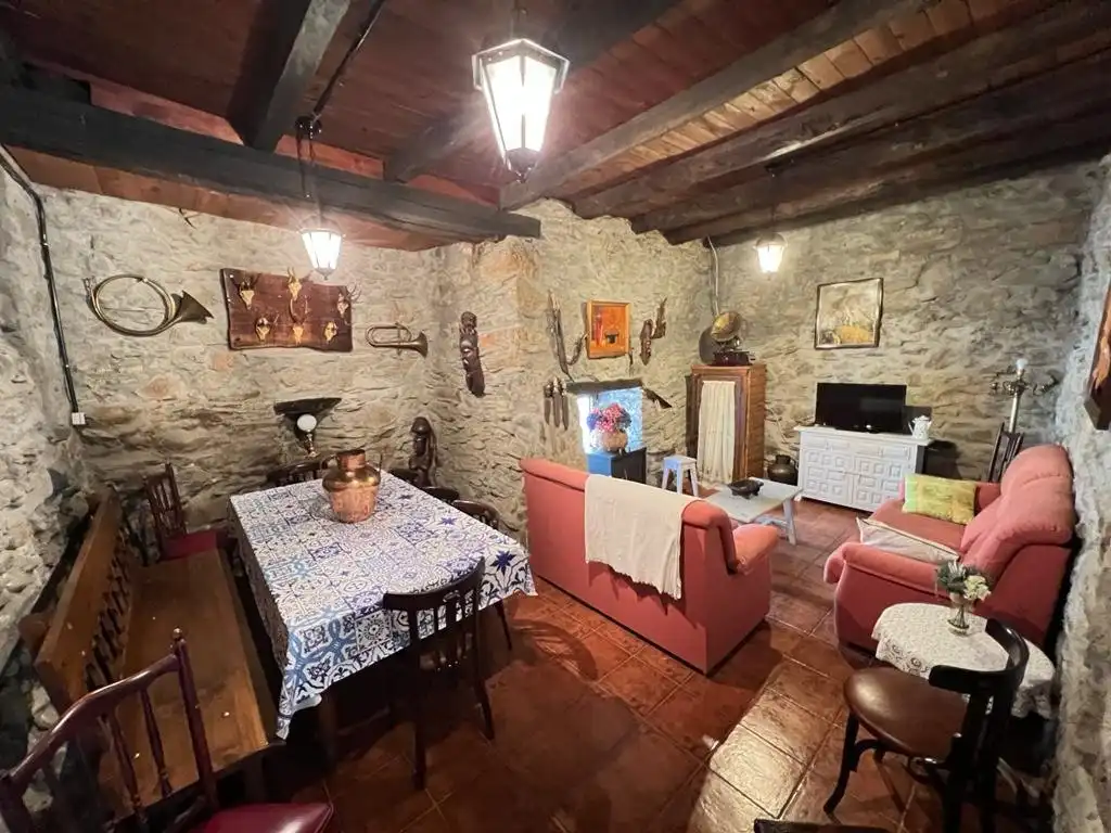 Sala de estar de Finca rústica en venta en Puente de Domingo Flórez con Jardín privado, Amueblado y Balcón