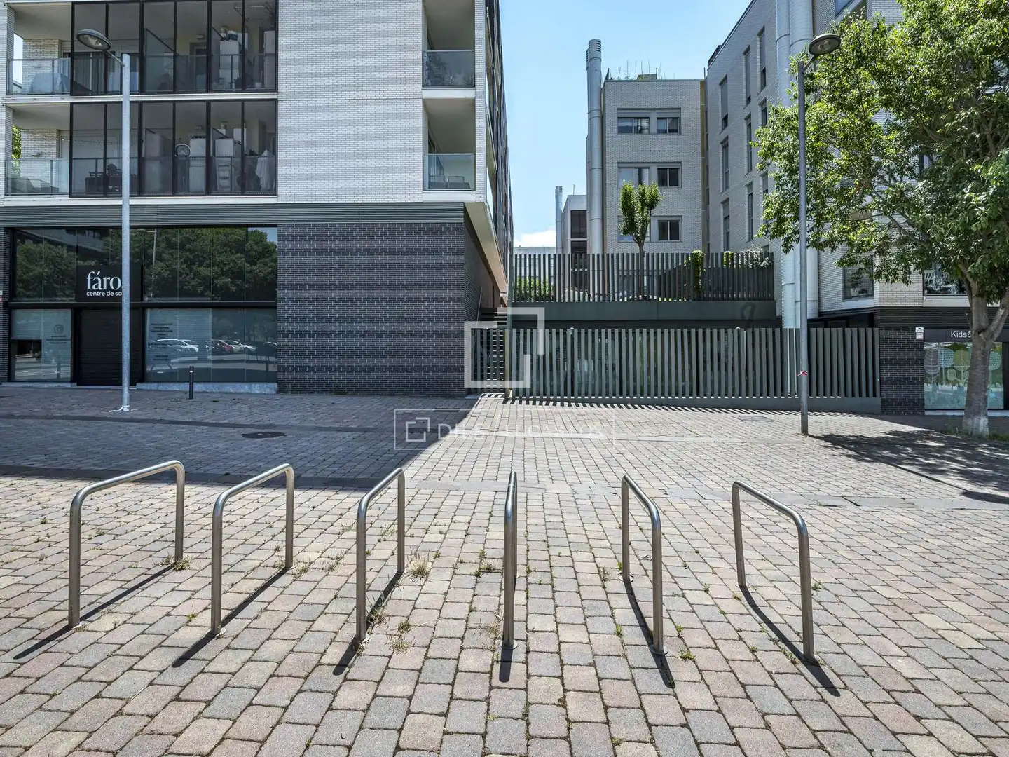 Außenansicht von Wohnung zum Verkauf in Sant Cugat del Vallès mit Klimaanlage, Terrasse und Schwimmbad