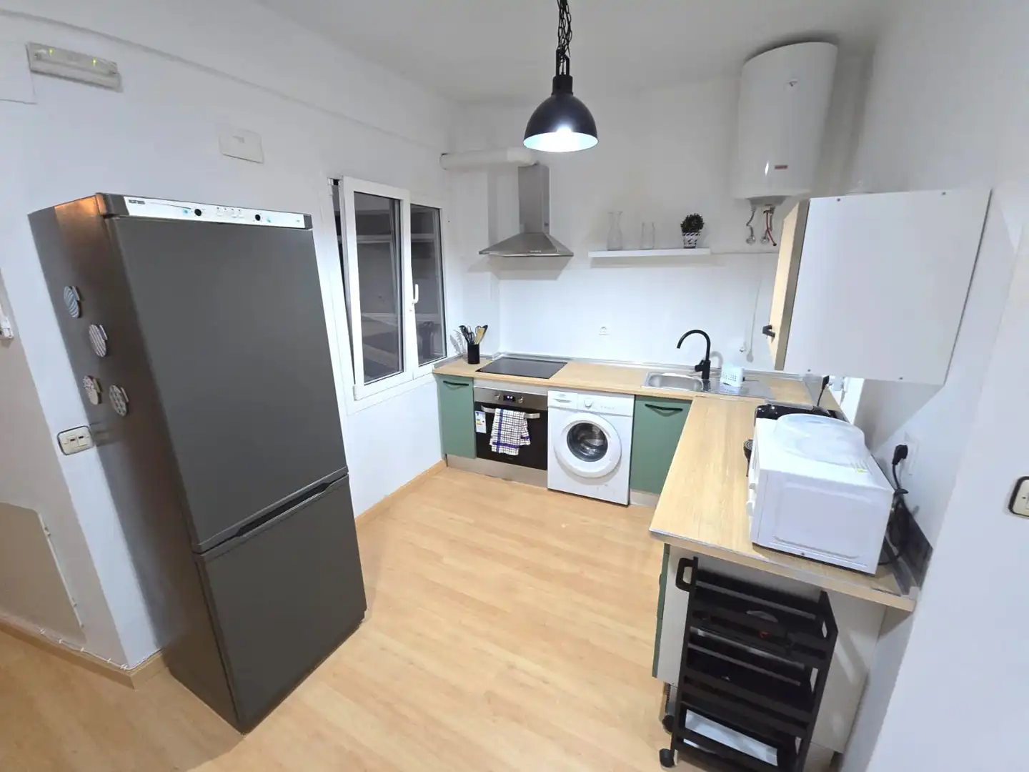 Cocina de Apartamento de alquiler en Cáceres con Aire acondicionado, Calefacción y Amueblado