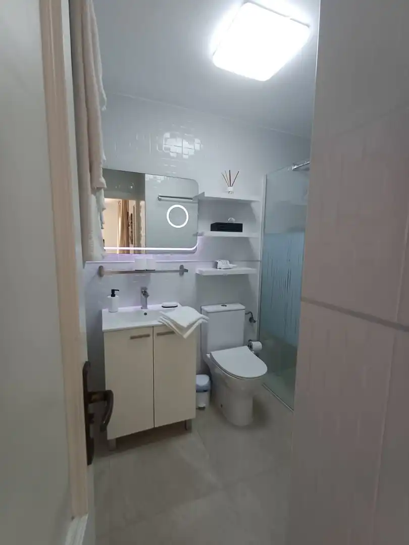 Badezimmer von Wohnungen zum Verkauf in Antigua mit Terrasse, Möbliert und Gemeinschaftspool