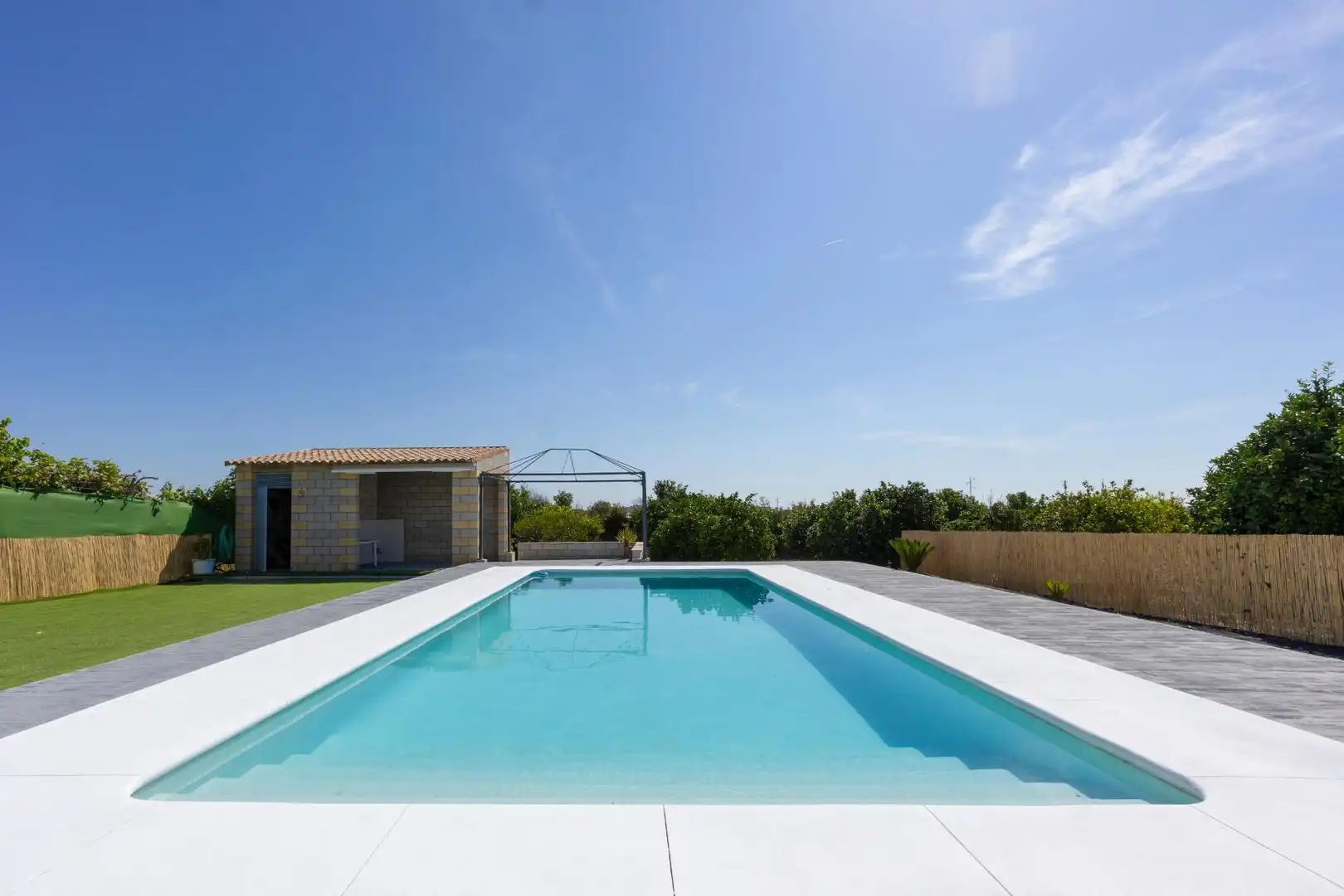 Piscina de Casa o chalet en venta en La Puebla del Río con Terraza, Trastero y Piscina