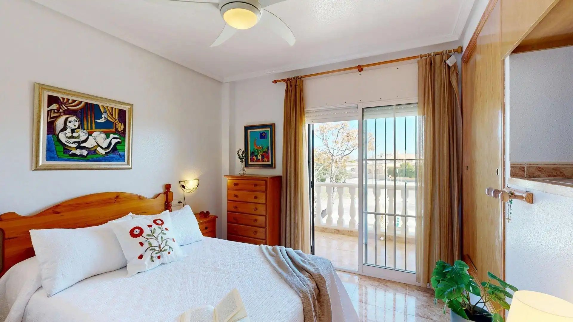 Habitación de Casa adosada en venta en Pilar de la Horadada con Jardín privado, Terraza y Balcón