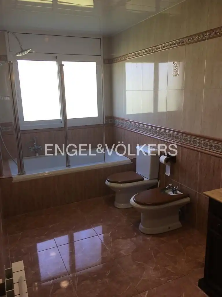Baño de Casa o chalet en venta en Sant Cugat Sesgarrigues con Aire acondicionado, Calefacción y Trastero