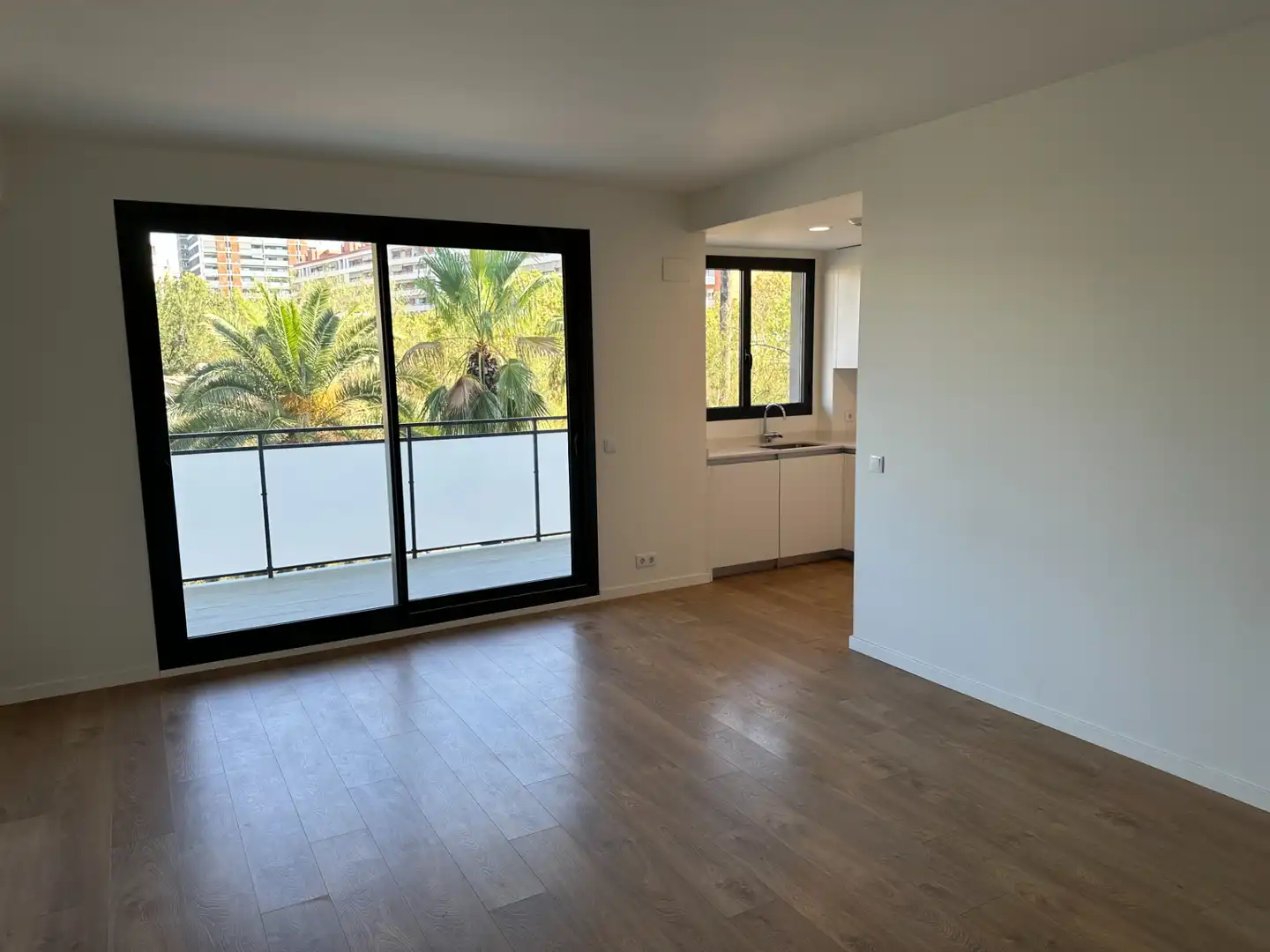Bedroom of Flat for rent in L'Hospitalet de Llobregat  with Air Conditioner, Parquet flooring and Oven