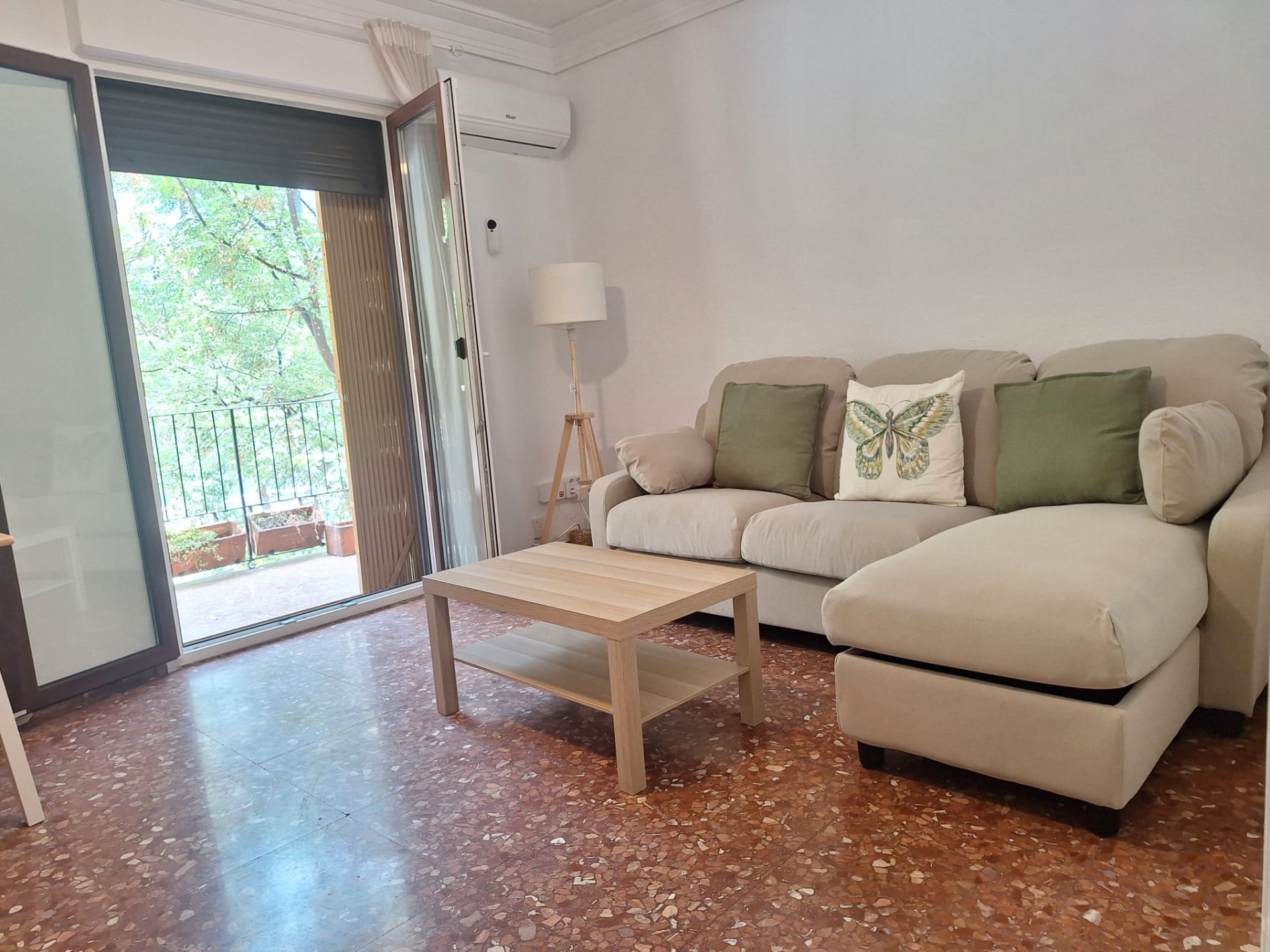 Sala d'estar de Pis de lloguer en  Valencia Capital amb Aire condicionat, Terrassa i Traster
