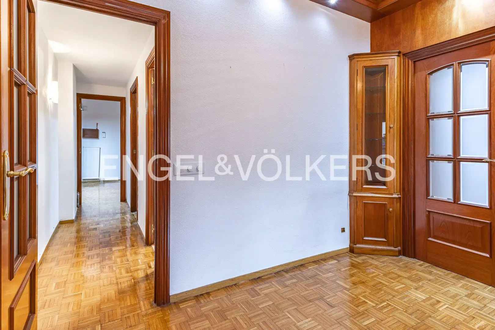 Wohnung zum Verkauf in Barcelona mit Klimaanlage, Heizung und Parkett