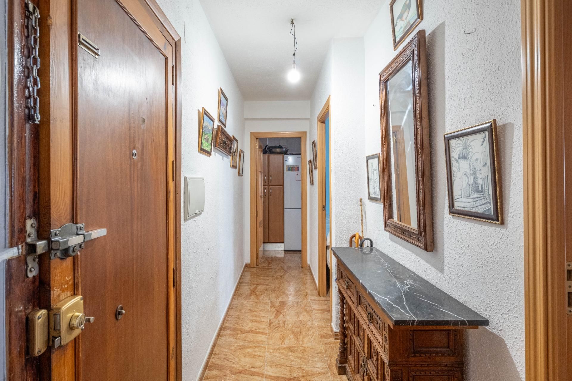 Flat for sale in  Granada Capital  with Balcony