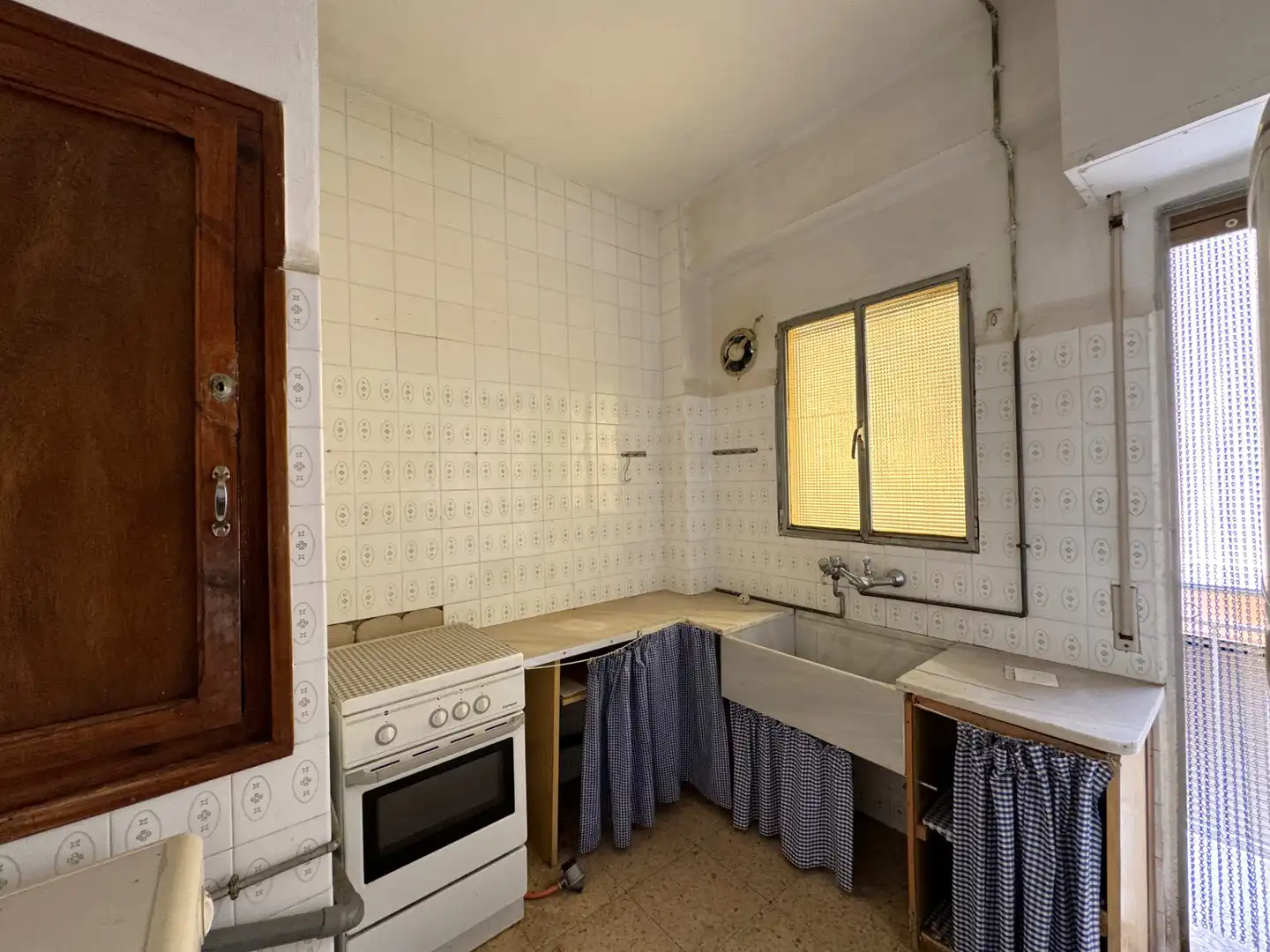 Cuina de Casa o xalet en venda en Serra amb Terrassa i Balcó