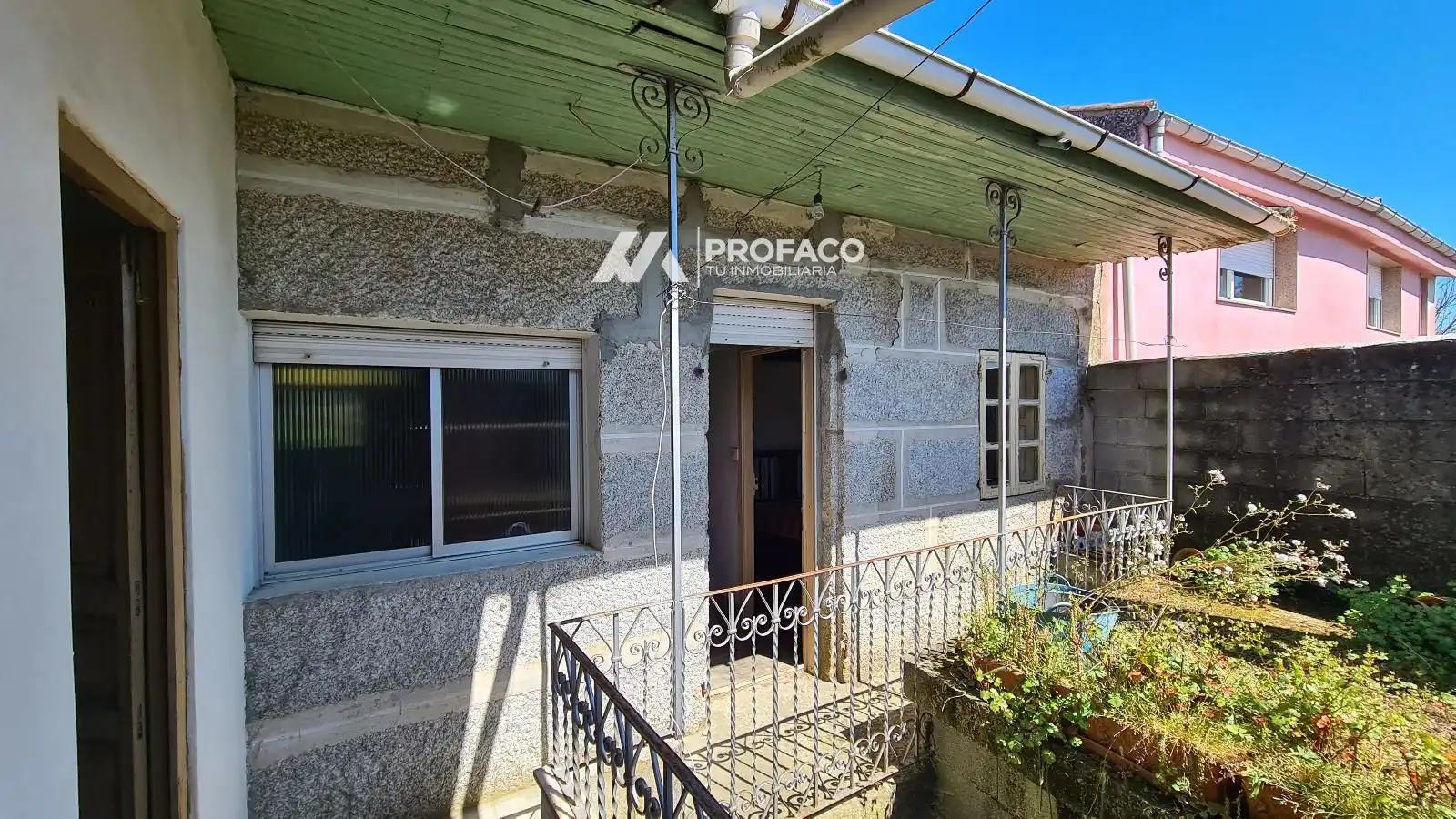 Vista exterior de Casa o xalet en venda en Cenlle amb Terrassa, Traster i Moblat